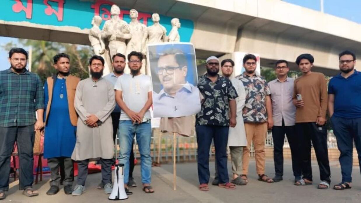 টকশোতে শিক্ষার্থীকে ‘রাজাকারের ছেলে’ বললেন বিএনপি নেতা, ঢাবিতে বিক্ষোভ